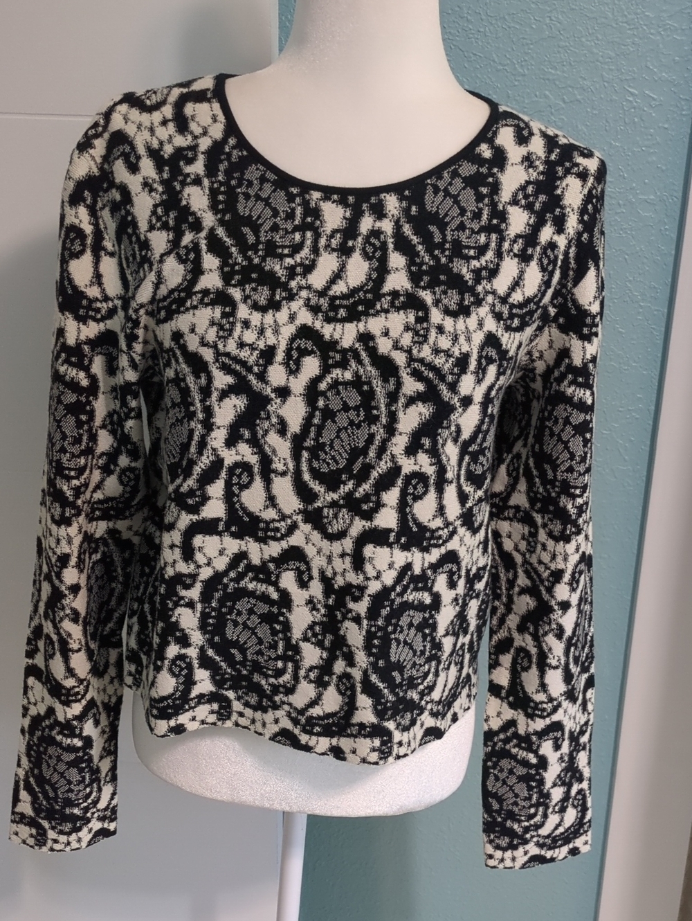 DKNY Y2K Wool Blend Black & White Lace Like Long-Sleeve Women's Sweater Sz L NWT